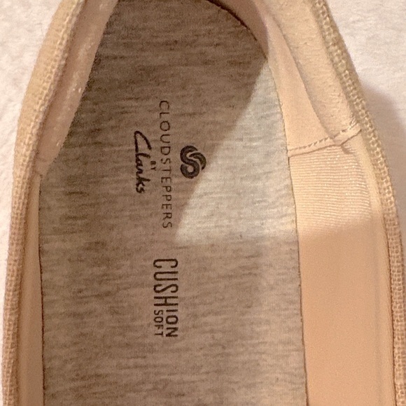 Clarks Beige Slip-On Shoes – Size 8.5 - Picture 2 of 5